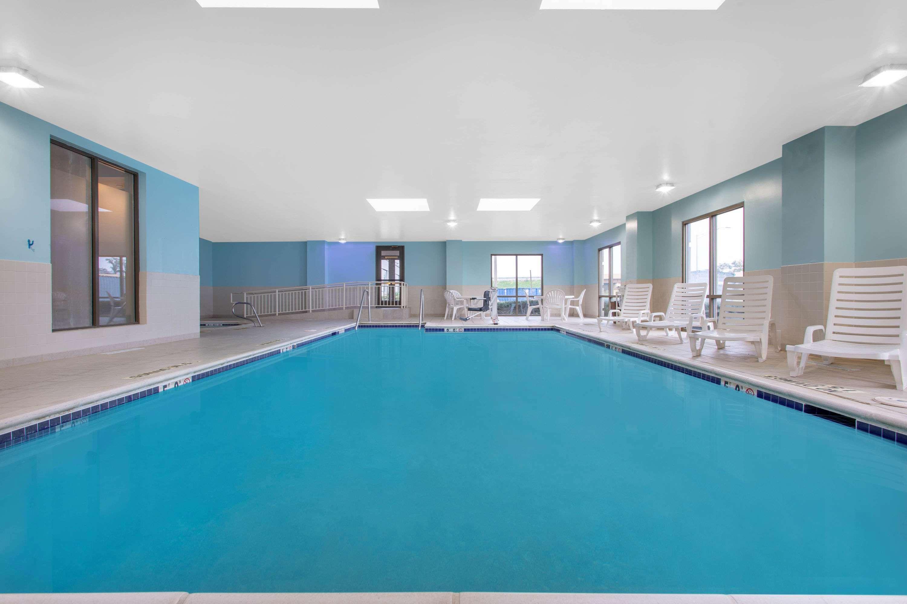 Wingate By Wyndham Mechanicsburg Buitenkant foto