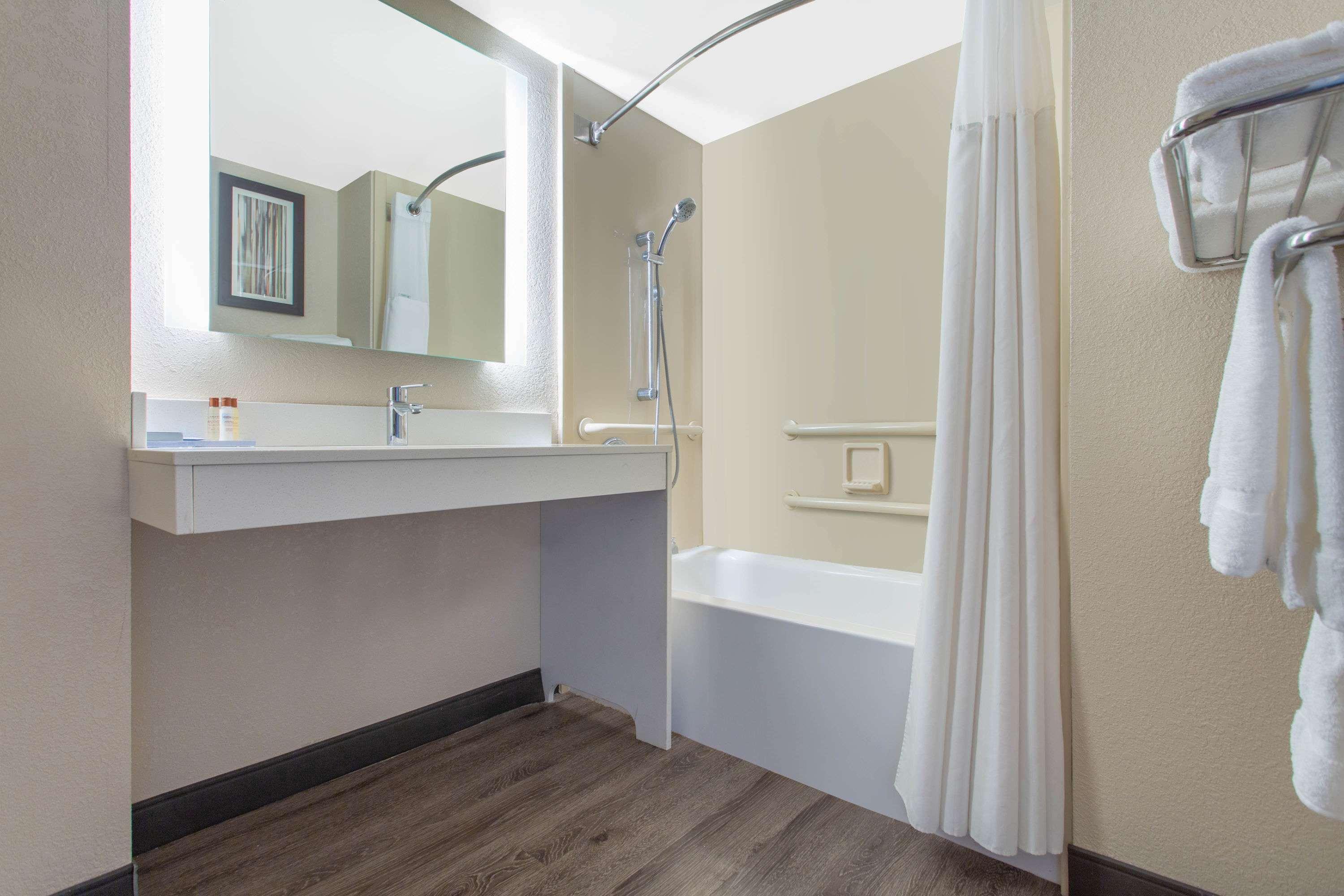 Wingate By Wyndham Mechanicsburg Buitenkant foto